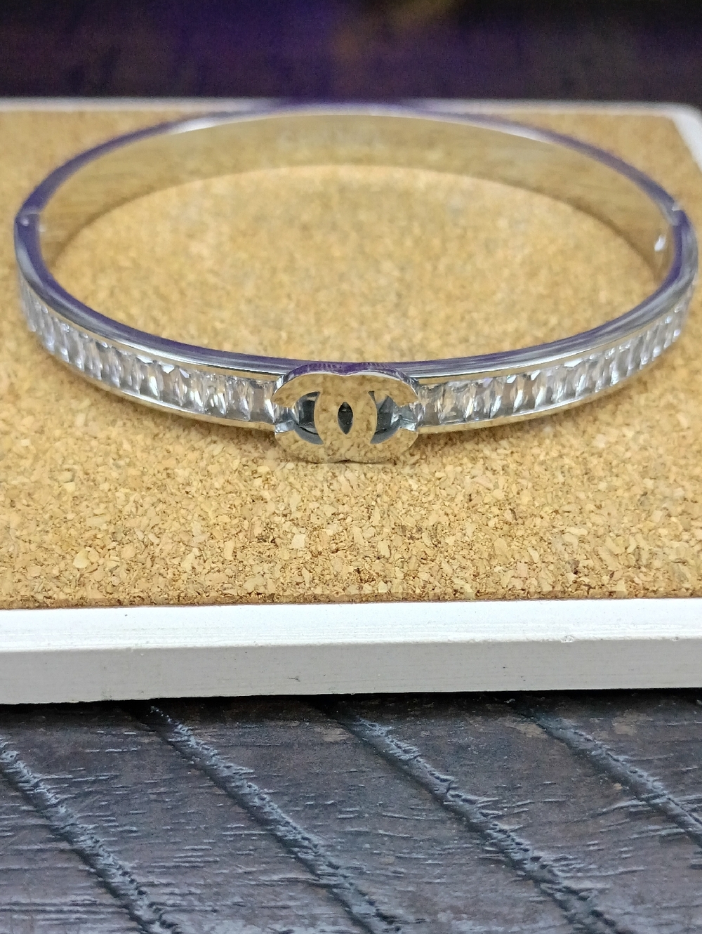 New Fashion Jewelry Crystal-Accented Silver Bangle Bracelet